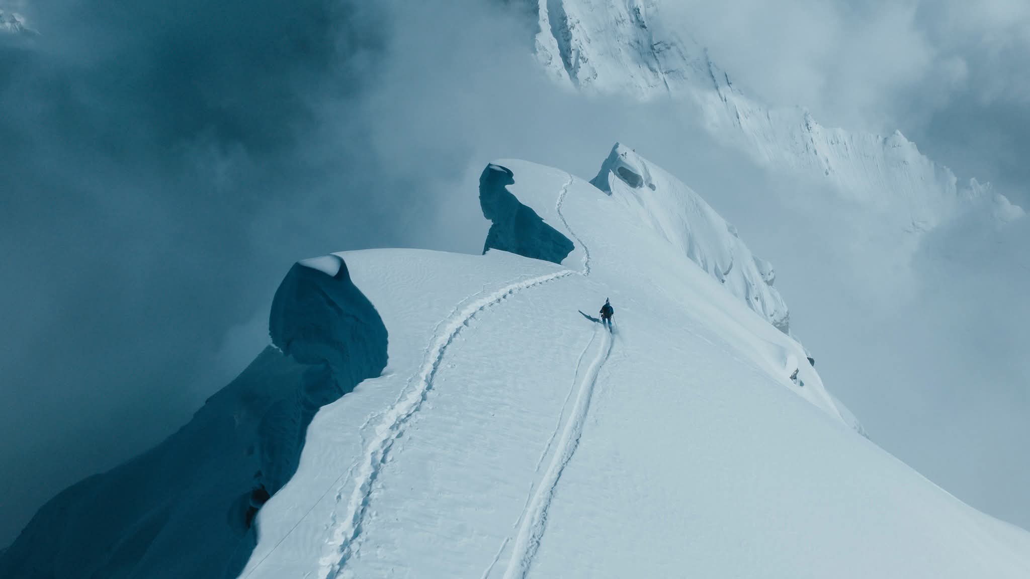 Andrzej Bargiel makes historic ski descent from Everest without oxygen
