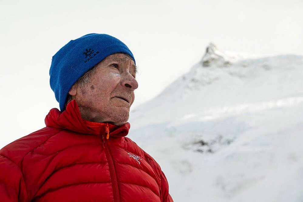 86-year-old Carlos Soria scales Manaslu, setting a new record