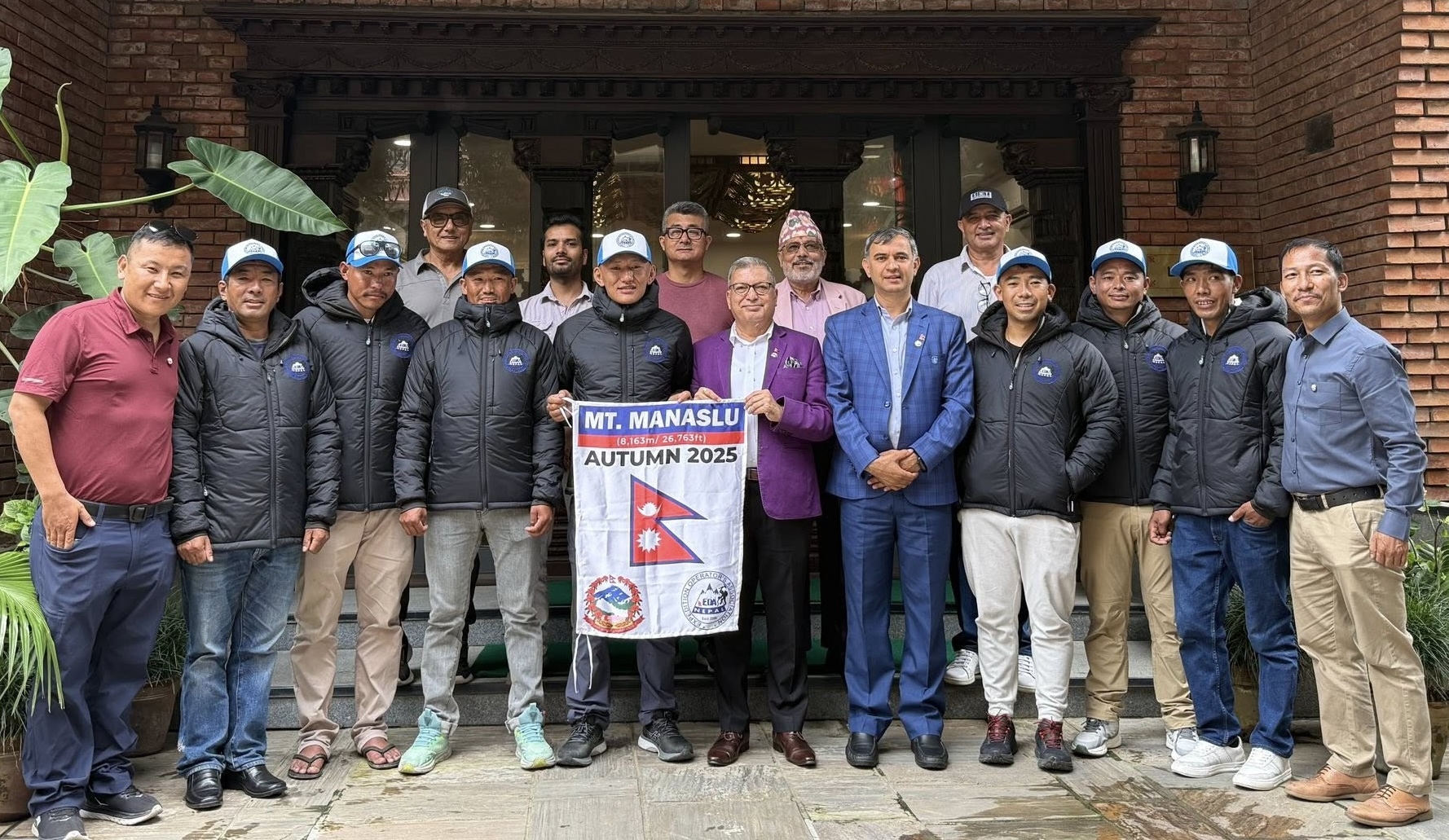 Autumn climbing season kicks off with new rope-fixing strategy on Mount Manaslu
