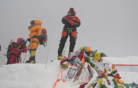 Andrew Ushakov sets world record by climbing Everest from sea level in under 4 days