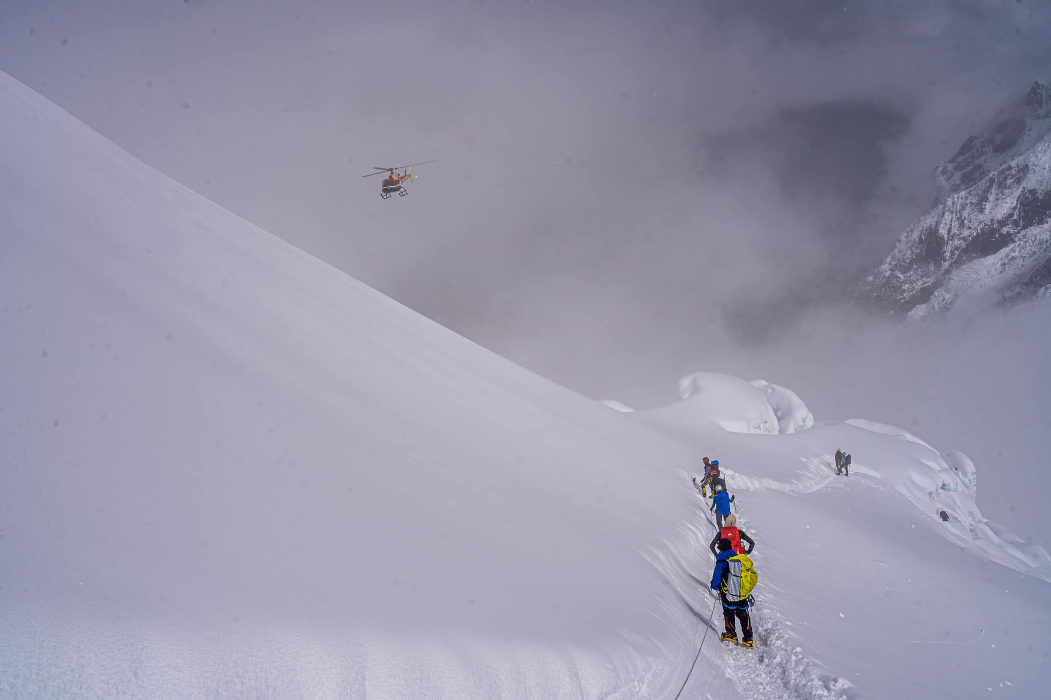 Post about environment and mental health for Nepal makes RECCO reflector mandatory for climbers